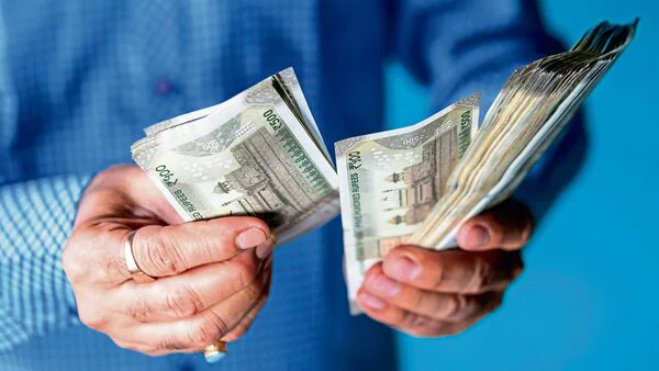 Borrowers-can-take-loans-from-moneylenders-using-t_1683283036417_1728748574925